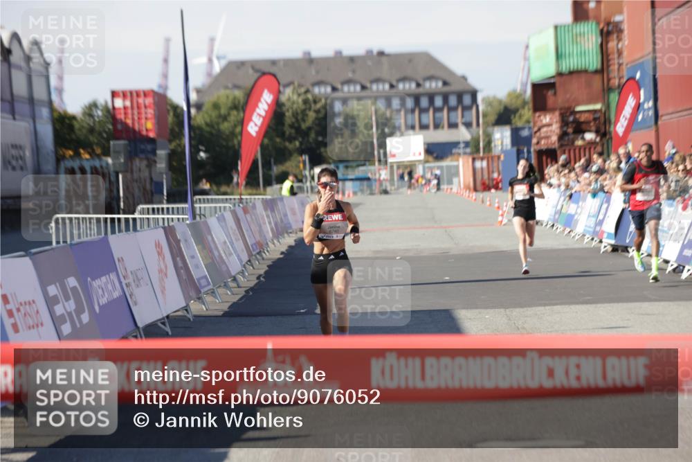 03.10.2025 - Köhlbrandbrückenlauf Jannik Wohlers http://msf.ph/oto/9076052 03.10.2025 12:46:47 Ziel 4027, 4033, 6483, 6740 meine-sportfotos.de