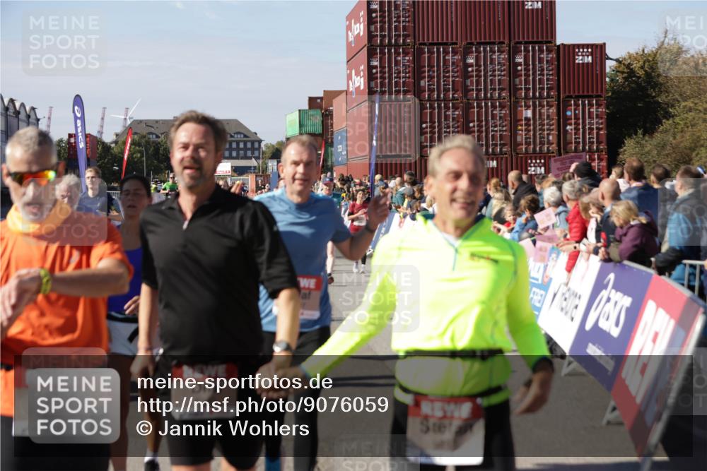 03.10.2025 - Köhlbrandbrückenlauf Jannik Wohlers http://msf.ph/oto/9076059 03.10.2025 13:16:50 Ziel 4168, 4330, 4356, 4359, 4431, 4551, 4605, 4813, 5028, 5053, 5099, 5166, 5302, 5385, 5386, 5453, 5467, 6286, 6299, 6340, 6343, 6620, 6658, 6697, 6746, 6785 meine-sportfotos.de