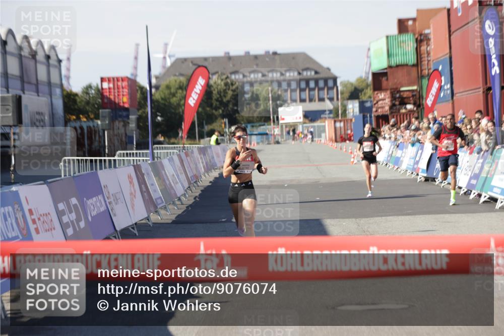 03.10.2025 - Köhlbrandbrückenlauf Jannik Wohlers http://msf.ph/oto/9076074 03.10.2025 12:46:47 Ziel 4027, 4033, 6483, 6740 meine-sportfotos.de