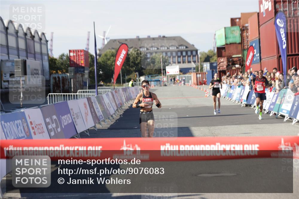 03.10.2025 - Köhlbrandbrückenlauf Jannik Wohlers http://msf.ph/oto/9076083 03.10.2025 12:46:47 Ziel 4027, 4033, 6483, 6740 meine-sportfotos.de