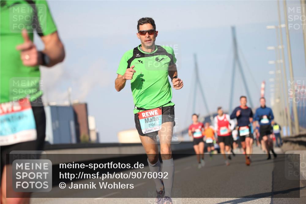03.10.2025 - Köhlbrandbrückenlauf Jannik Wohlers http://msf.ph/oto/9076092 03.10.2025 09:42:37 Position 3 2704 meine-sportfotos.de