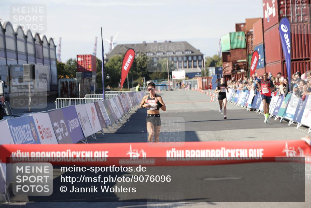 03.10.2025 - Köhlbrandbrückenlauf Jannik Wohlers http://msf.ph/oto/9076096 03.10.2025 12:46:47 Ziel 4027, 4033, 6483, 6740 meine-sportfotos.de