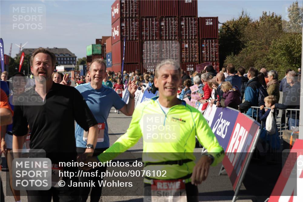 03.10.2025 - Köhlbrandbrückenlauf Jannik Wohlers http://msf.ph/oto/9076102 03.10.2025 13:16:50 Ziel 4168, 4330, 4356, 4359, 4431, 4551, 4605, 4813, 5028, 5053, 5099, 5166, 5302, 5385, 5386, 5453, 5467, 6286, 6299, 6340, 6343, 6620, 6658, 6697, 6746, 6785 meine-sportfotos.de