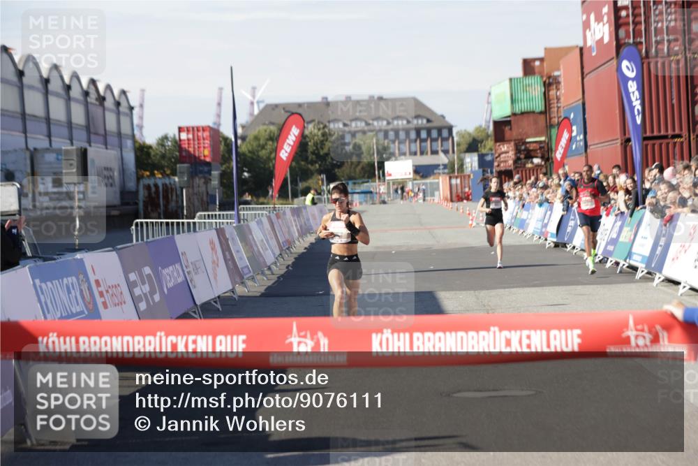 03.10.2025 - Köhlbrandbrückenlauf Jannik Wohlers http://msf.ph/oto/9076111 03.10.2025 12:46:47 Ziel 4027, 4033, 6483, 6740 meine-sportfotos.de