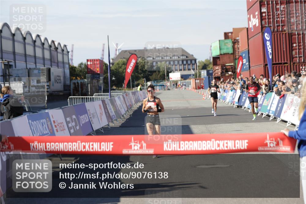 03.10.2025 - Köhlbrandbrückenlauf Jannik Wohlers http://msf.ph/oto/9076138 03.10.2025 12:46:47 Ziel 4027, 4033, 6483, 6740 meine-sportfotos.de