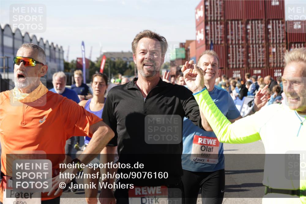 03.10.2025 - Köhlbrandbrückenlauf Jannik Wohlers http://msf.ph/oto/9076160 03.10.2025 13:16:51 Ziel 4168, 4330, 4356, 4359, 4431, 4551, 4605, 4813, 5028, 5053, 5099, 5166, 5302, 5385, 5386, 5453, 5467, 5840, 6286, 6299, 6340, 6343, 6620, 6658, 6697, 6746, 6785 meine-sportfotos.de