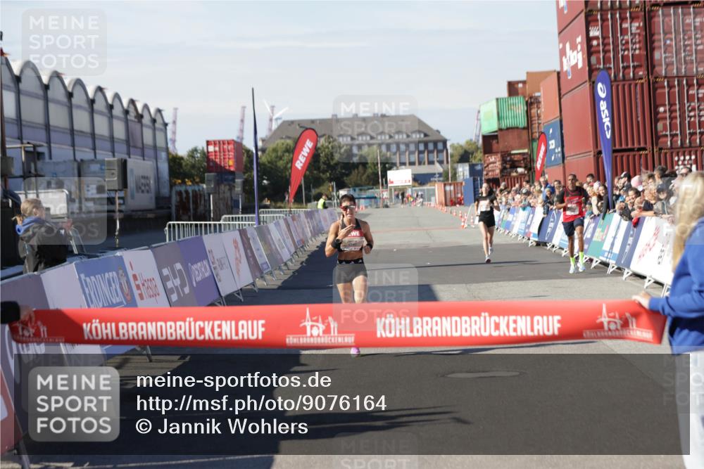 03.10.2025 - Köhlbrandbrückenlauf Jannik Wohlers http://msf.ph/oto/9076164 03.10.2025 12:46:47 Ziel 4027, 4033, 6483, 6740 meine-sportfotos.de