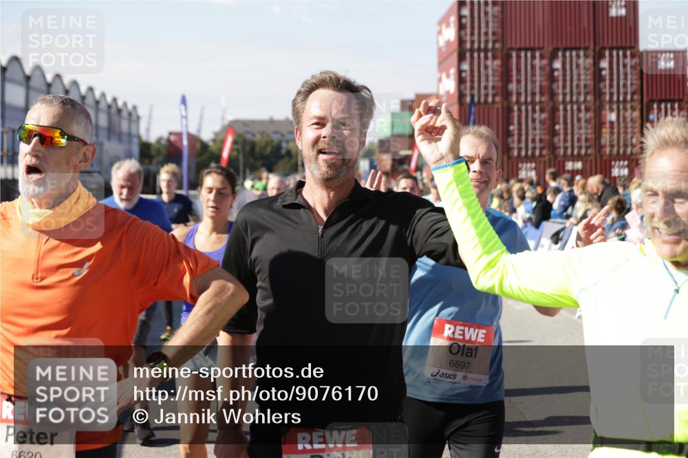 03.10.2025 - Köhlbrandbrückenlauf Jannik Wohlers http://msf.ph/oto/9076170 03.10.2025 13:16:51 Ziel 4168, 4330, 4356, 4359, 4431, 4551, 4605, 4813, 5028, 5053, 5099, 5166, 5302, 5385, 5386, 5453, 5467, 5840, 6286, 6299, 6340, 6343, 6620, 6658, 6697, 6746, 6785 meine-sportfotos.de
