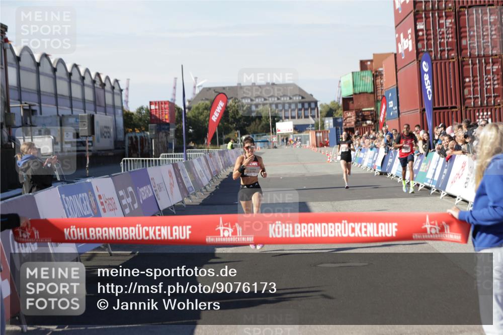03.10.2025 - Köhlbrandbrückenlauf Jannik Wohlers http://msf.ph/oto/9076173 03.10.2025 12:46:47 Ziel 4027, 4033, 6483, 6740 meine-sportfotos.de