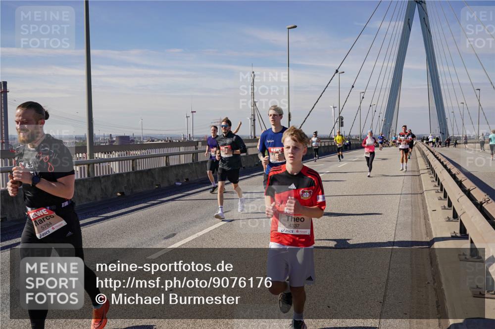 03.10.2025 - Köhlbrandbrückenlauf Michael Burmester http://msf.ph/oto/9076176 03.10.2025 12:41:16 Position 2 3, 5784, 4337 meine-sportfotos.de