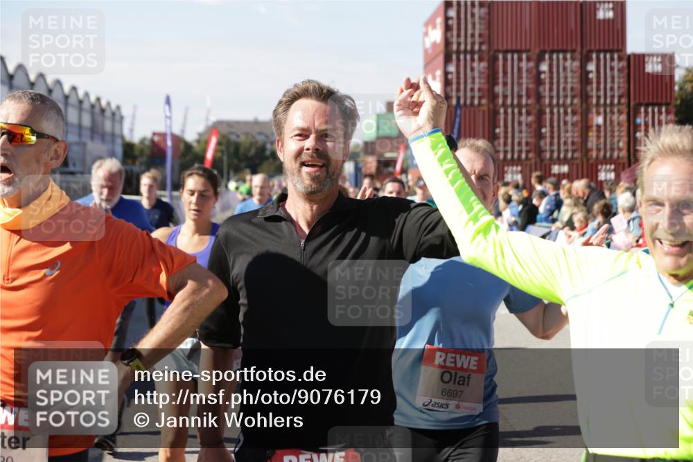 03.10.2025 - Köhlbrandbrückenlauf Jannik Wohlers http://msf.ph/oto/9076179 03.10.2025 13:16:51 Ziel 4168, 4330, 4356, 4359, 4431, 4551, 4605, 4813, 5028, 5053, 5099, 5166, 5302, 5385, 5386, 5453, 5467, 5840, 6286, 6299, 6340, 6343, 6620, 6658, 6697, 6746, 6785 meine-sportfotos.de