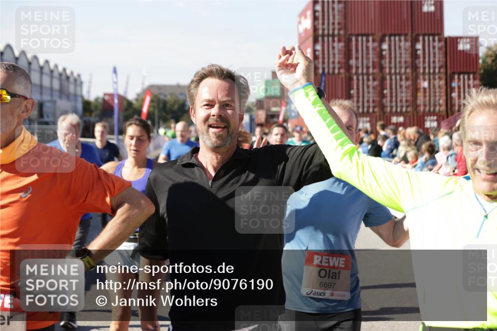 03.10.2025 - Köhlbrandbrückenlauf Jannik Wohlers http://msf.ph/oto/9076190 03.10.2025 13:16:51 Ziel 4168, 4330, 4356, 4359, 4431, 4551, 4605, 4813, 5028, 5053, 5099, 5166, 5302, 5385, 5386, 5453, 5467, 5840, 6286, 6299, 6340, 6343, 6620, 6658, 6697, 6746, 6785 meine-sportfotos.de