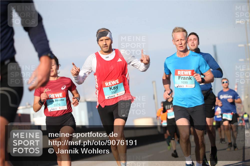 03.10.2025 - Köhlbrandbrückenlauf Jannik Wohlers http://msf.ph/oto/9076191 03.10.2025 09:42:46 Position 3 3376, 3527, 1030 meine-sportfotos.de
