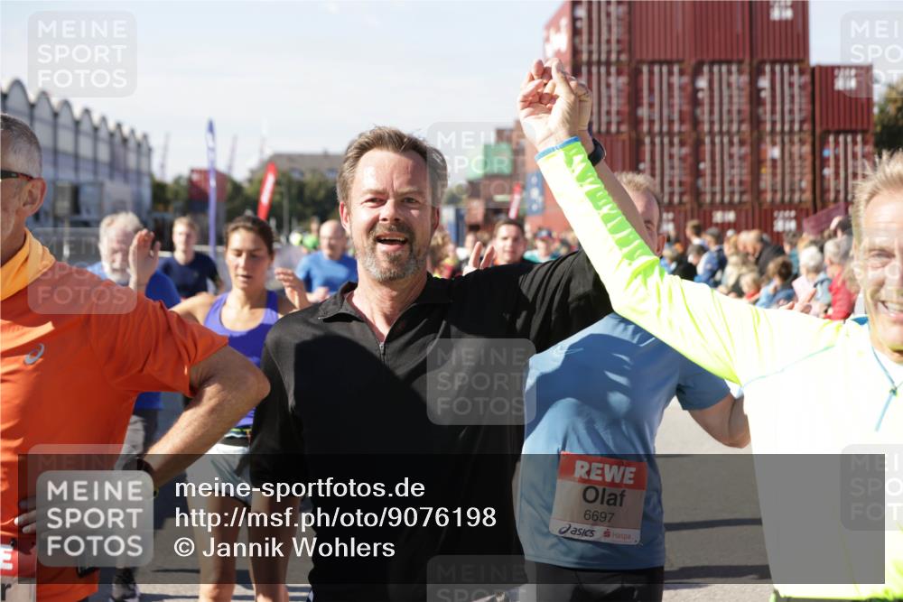 03.10.2025 - Köhlbrandbrückenlauf Jannik Wohlers http://msf.ph/oto/9076198 03.10.2025 13:16:51 Ziel 4168, 4330, 4356, 4359, 4431, 4551, 4605, 4813, 5028, 5053, 5099, 5166, 5302, 5385, 5386, 5453, 5467, 5840, 6286, 6299, 6340, 6343, 6620, 6658, 6697, 6746, 6785 meine-sportfotos.de