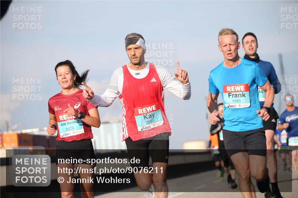 03.10.2025 - Köhlbrandbrückenlauf Jannik Wohlers http://msf.ph/oto/9076211 03.10.2025 09:42:46 Position 3 3376, 3527, 1030 meine-sportfotos.de