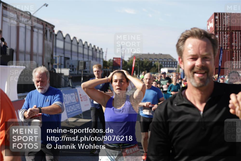 03.10.2025 - Köhlbrandbrückenlauf Jannik Wohlers http://msf.ph/oto/9076218 03.10.2025 13:16:52 Ziel 4168, 4330, 4356, 4359, 4431, 4551, 4605, 4813, 5028, 5053, 5099, 5166, 5302, 5385, 5386, 5453, 5467, 5840, 6286, 6299, 6340, 6343, 6474, 6620, 6658, 6697, 6746, 6785 meine-sportfotos.de