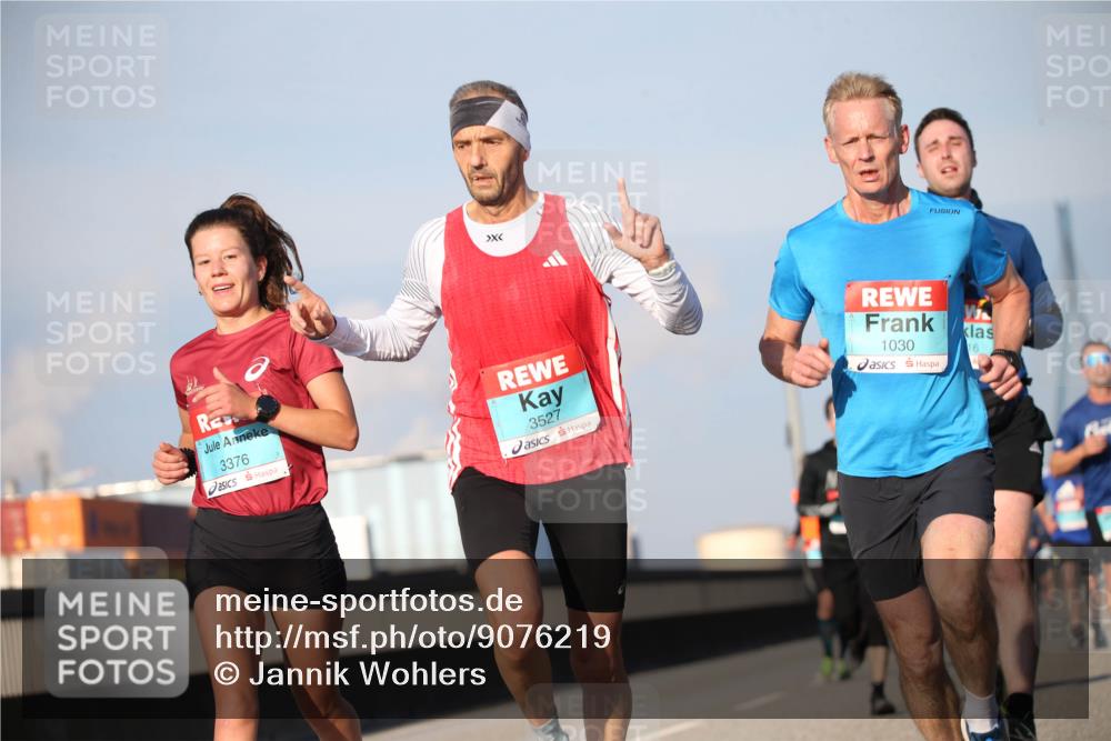 03.10.2025 - Köhlbrandbrückenlauf Jannik Wohlers http://msf.ph/oto/9076219 03.10.2025 09:42:47 Position 3 3376, 3527, 1030, 16 meine-sportfotos.de