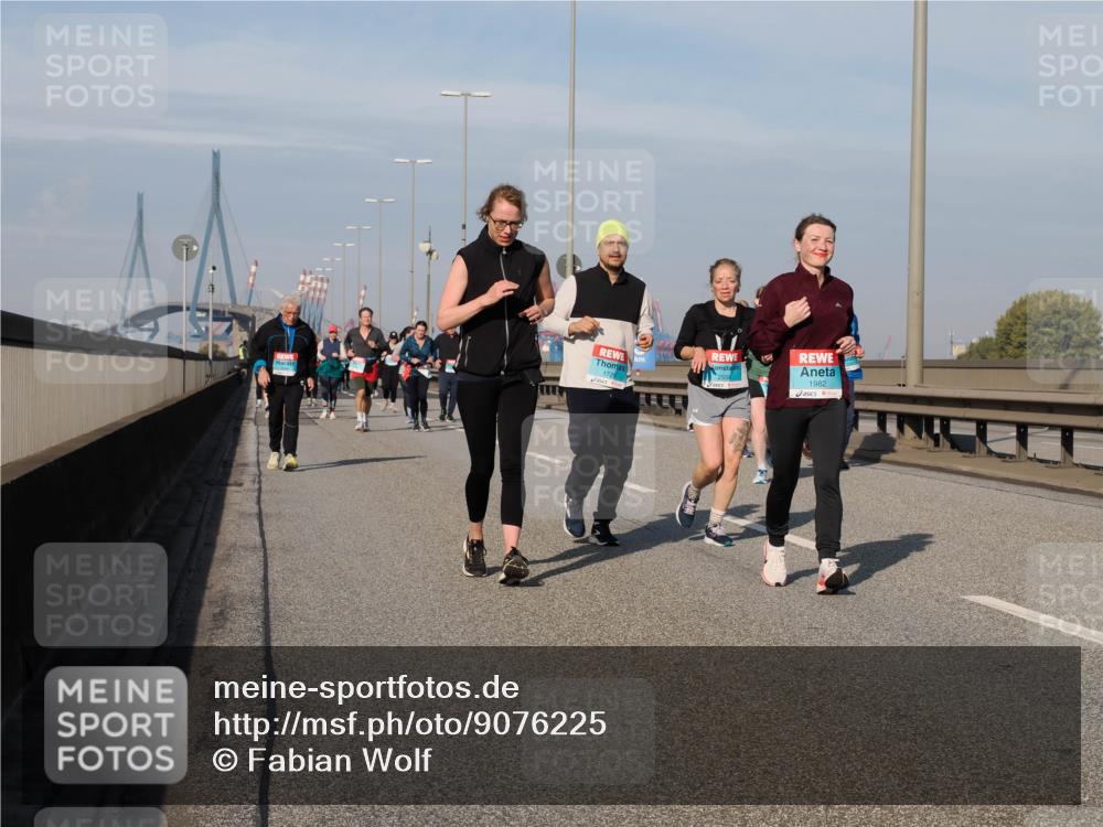 03.10.2025 - Köhlbrandbrückenlauf Fabian Wolf http://msf.ph/oto/9076225 03.10.2025 10:15:19 Position 3 1982 meine-sportfotos.de