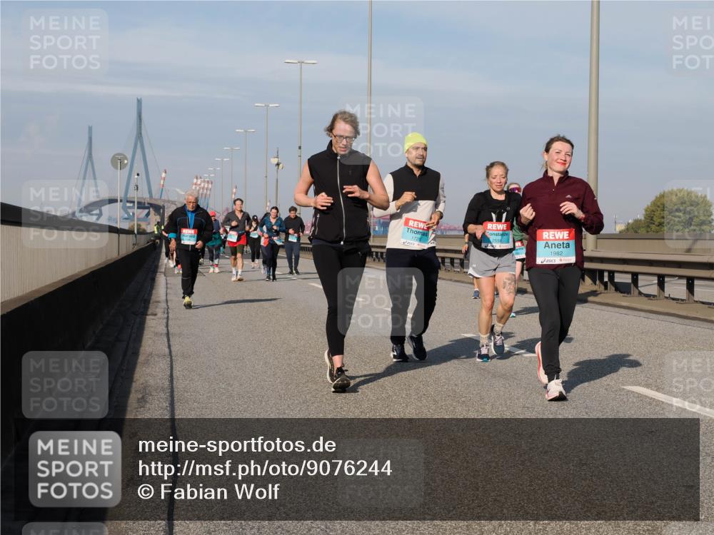 03.10.2025 - Köhlbrandbrückenlauf Fabian Wolf http://msf.ph/oto/9076244 03.10.2025 10:15:19 Position 3 1729, 2558, 1982 meine-sportfotos.de