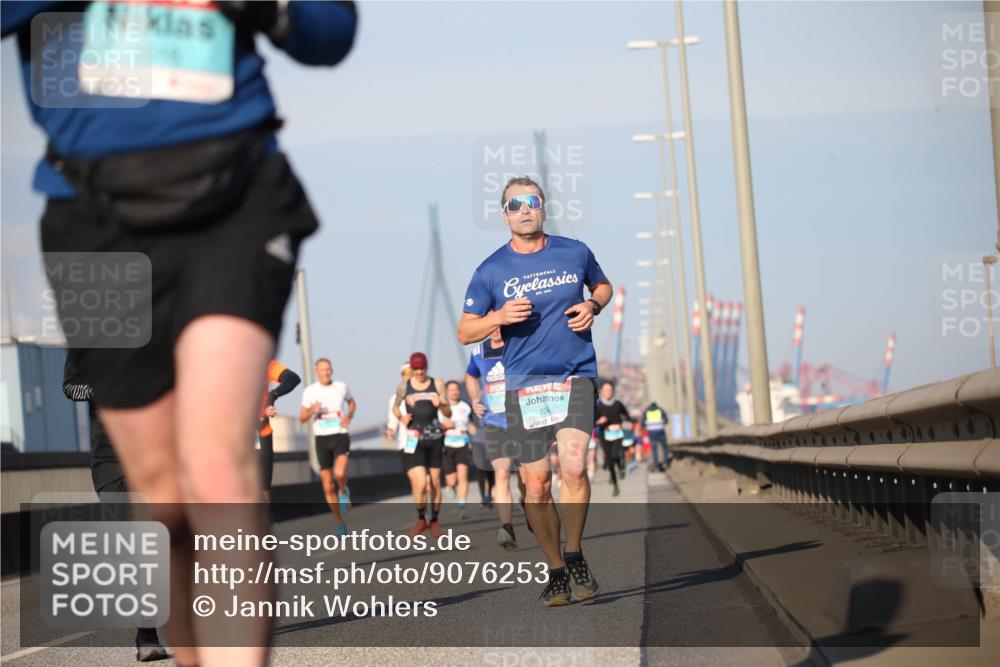 03.10.2025 - Köhlbrandbrückenlauf Jannik Wohlers http://msf.ph/oto/9076253 03.10.2025 09:42:49 Position 3 10 meine-sportfotos.de