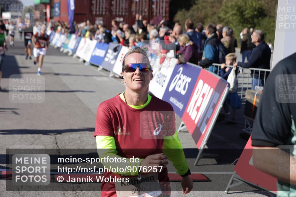 03.10.2025 - Köhlbrandbrückenlauf Jannik Wohlers http://msf.ph/oto/9076257 03.10.2025 13:16:59 Ziel 4168, 4331, 4359, 4605, 4861, 4978, 4982, 5033, 5053, 5087, 5099, 5100, 5166, 5302, 5385, 5386, 5453, 5467, 5840, 6286, 6474, 6623, 6626, 6658, 6697, 6785 meine-sportfotos.de