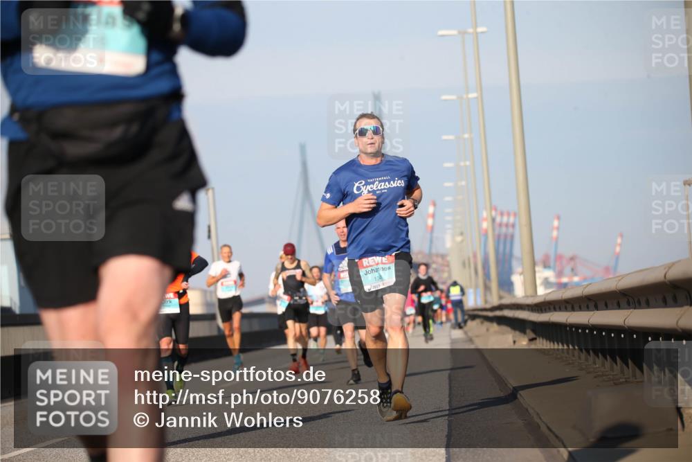 03.10.2025 - Köhlbrandbrückenlauf Jannik Wohlers http://msf.ph/oto/9076258 03.10.2025 09:42:49 Position 3 104 meine-sportfotos.de