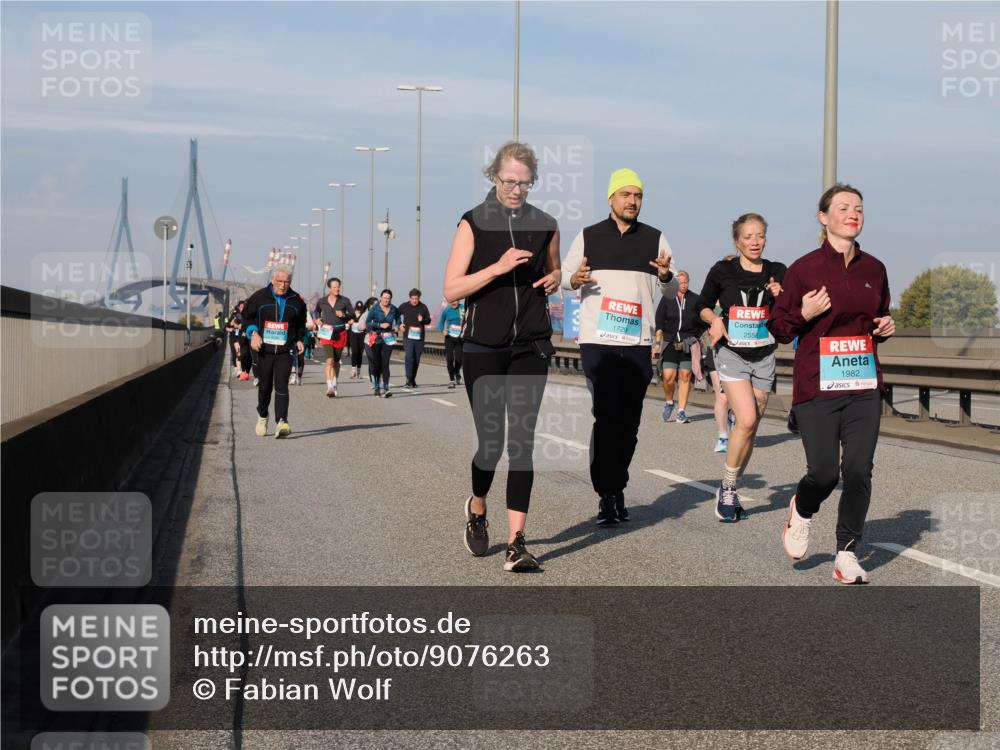 03.10.2025 - Köhlbrandbrückenlauf Fabian Wolf http://msf.ph/oto/9076263 03.10.2025 10:15:20 Position 3 1729, 2558, 1982 meine-sportfotos.de