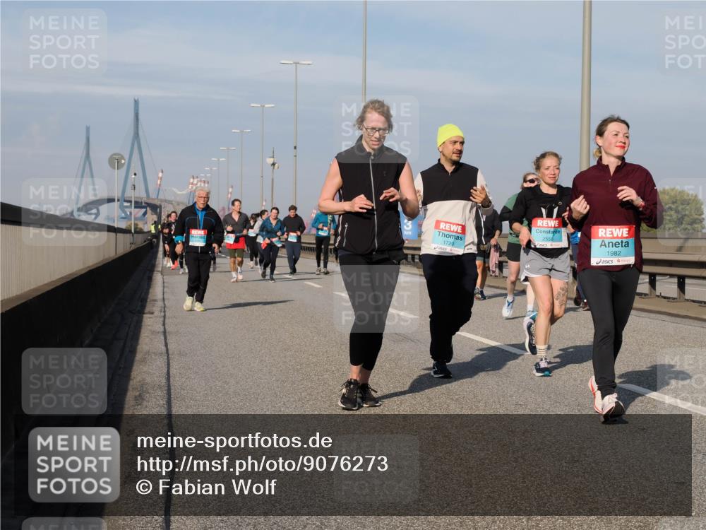 03.10.2025 - Köhlbrandbrückenlauf Fabian Wolf http://msf.ph/oto/9076273 03.10.2025 10:15:20 Position 3 1729, 2558, 1982 meine-sportfotos.de