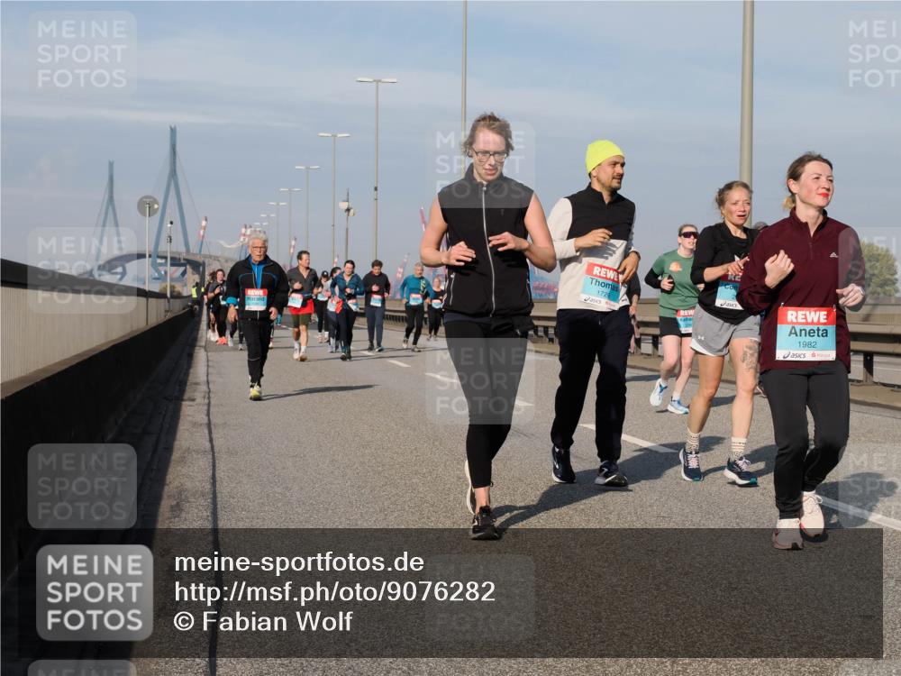 03.10.2025 - Köhlbrandbrückenlauf Fabian Wolf http://msf.ph/oto/9076282 03.10.2025 10:15:20 Position 3 1729, 1982 meine-sportfotos.de