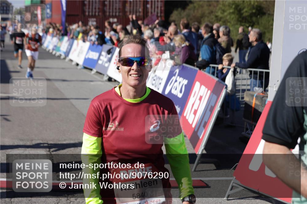 03.10.2025 - Köhlbrandbrückenlauf Jannik Wohlers http://msf.ph/oto/9076290 03.10.2025 13:16:59 Ziel 4168, 4331, 4359, 4605, 4861, 4978, 4982, 5033, 5053, 5087, 5099, 5100, 5166, 5302, 5385, 5386, 5453, 5467, 5840, 6286, 6474, 6623, 6626, 6658, 6697, 6785 meine-sportfotos.de