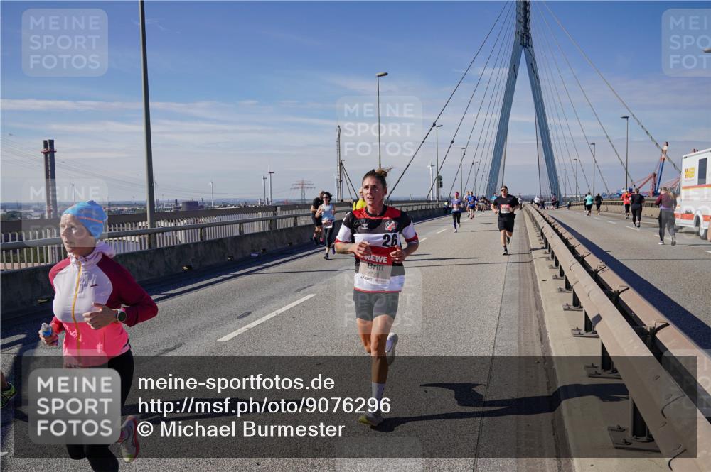 03.10.2025 - Köhlbrandbrückenlauf Michael Burmester http://msf.ph/oto/9076296 03.10.2025 12:41:21 Position 2 6207, 26, 4579 meine-sportfotos.de
