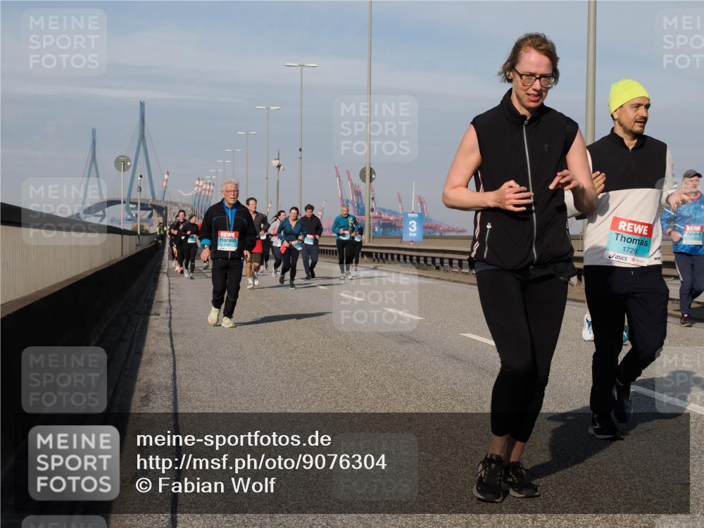 03.10.2025 - Köhlbrandbrückenlauf Fabian Wolf http://msf.ph/oto/9076304 03.10.2025 10:15:21 Position 3 1729 meine-sportfotos.de