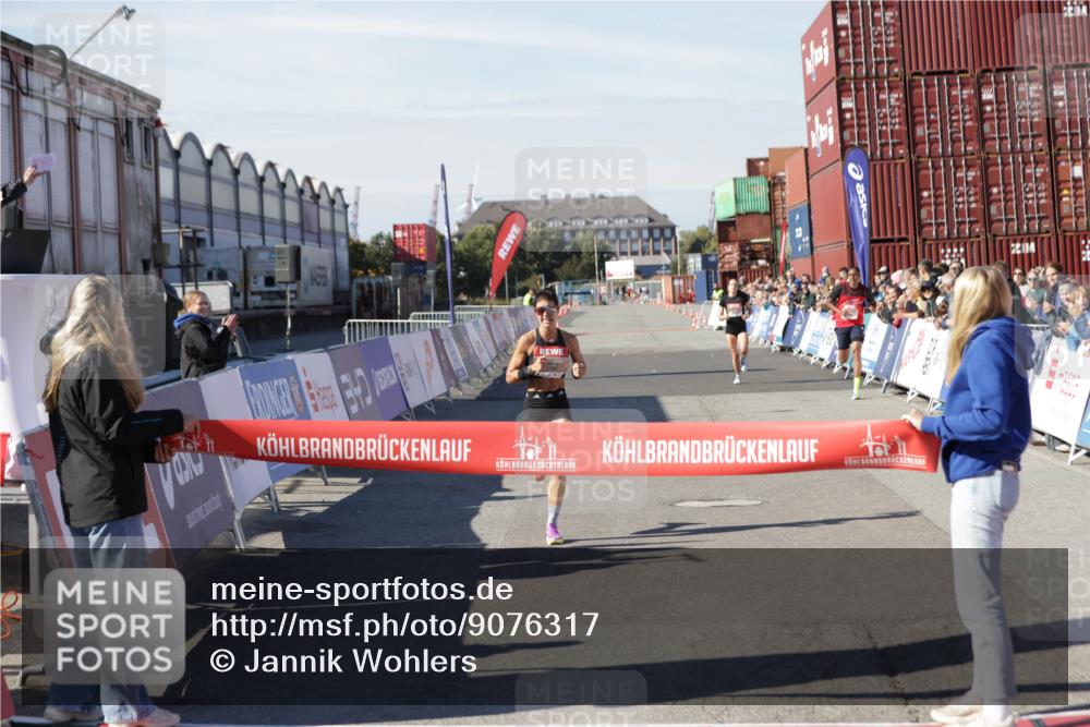 03.10.2025 - Köhlbrandbrückenlauf Jannik Wohlers http://msf.ph/oto/9076317 03.10.2025 12:46:48 Ziel 4027, 6483, 6516, 6740 meine-sportfotos.de