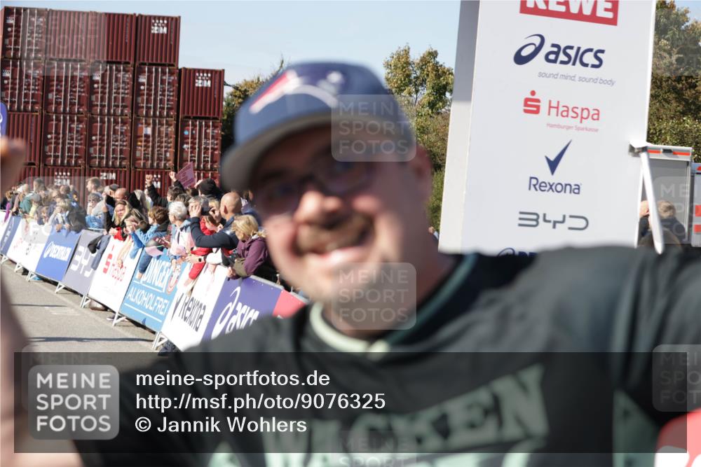 03.10.2025 - Köhlbrandbrückenlauf Jannik Wohlers http://msf.ph/oto/9076325 03.10.2025 13:17:01 Ziel 4168, 4242, 4331, 4359, 4361, 4605, 4861, 4978, 4982, 5033, 5053, 5073, 5087, 5090, 5100, 5166, 5302, 5385, 5386, 5453, 5467, 5479, 5840, 6286, 6474, 6623, 6626, 6658 meine-sportfotos.de