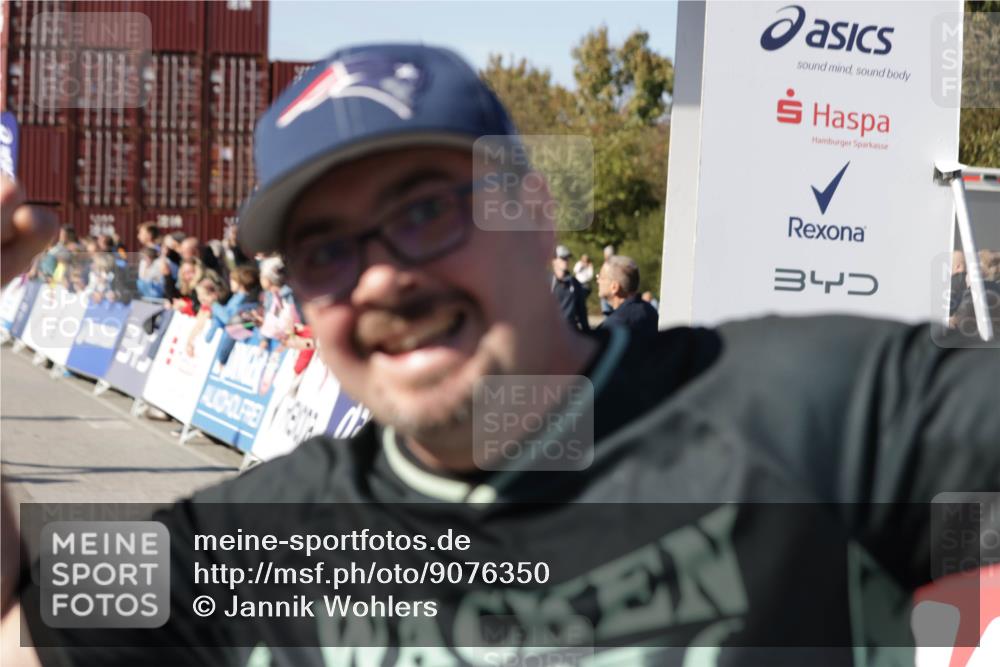 03.10.2025 - Köhlbrandbrückenlauf Jannik Wohlers http://msf.ph/oto/9076350 03.10.2025 13:17:01 Ziel 4168, 4242, 4331, 4359, 4361, 4605, 4861, 4978, 4982, 5033, 5053, 5073, 5087, 5090, 5100, 5166, 5302, 5385, 5386, 5453, 5467, 5479, 5840, 6286, 6474, 6623, 6626, 6658 meine-sportfotos.de
