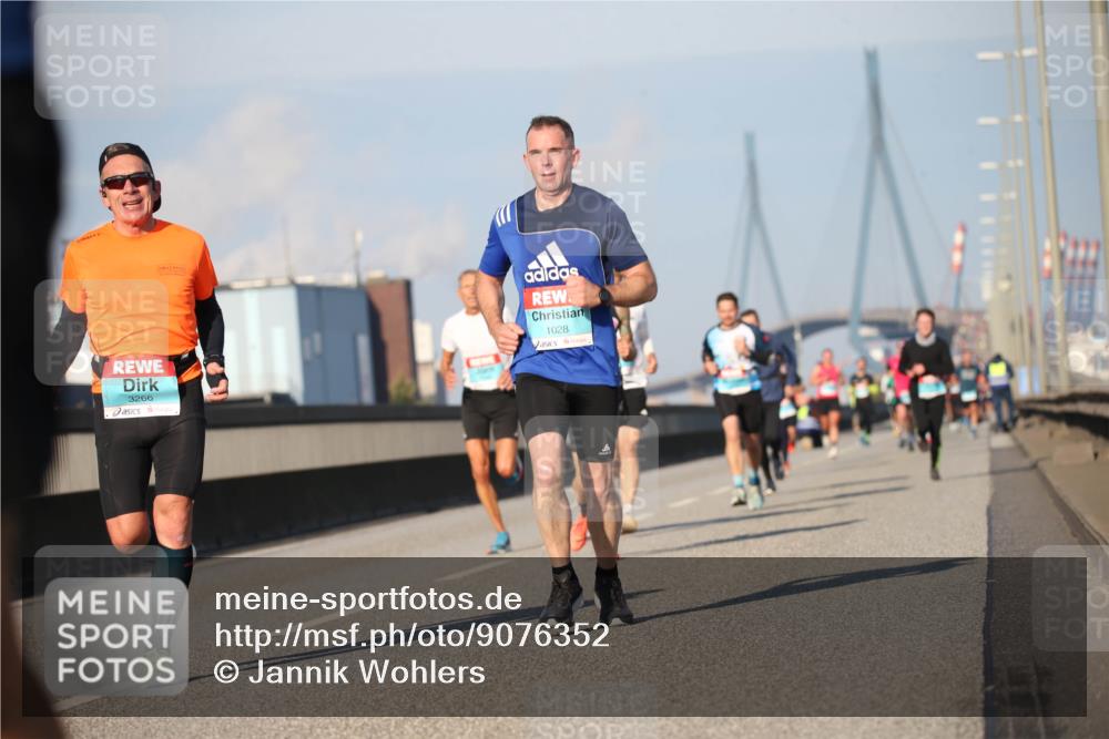 03.10.2025 - Köhlbrandbrückenlauf Jannik Wohlers http://msf.ph/oto/9076352 03.10.2025 09:42:52 Position 3 3266, 1028 meine-sportfotos.de