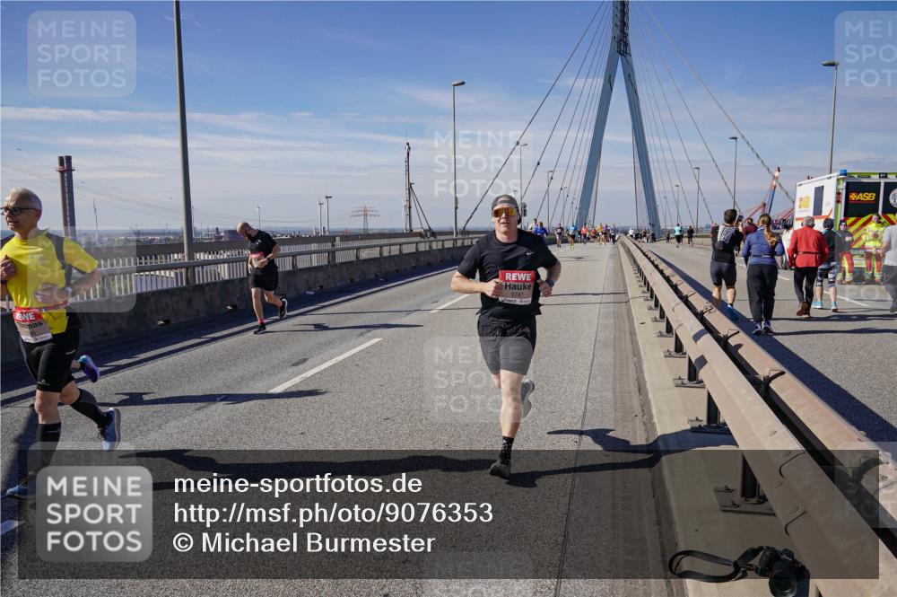 03.10.2025 - Köhlbrandbrückenlauf Michael Burmester http://msf.ph/oto/9076353 03.10.2025 12:41:24 Position 2 5747 meine-sportfotos.de