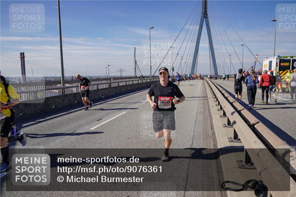 03.10.2025 - Köhlbrandbrückenlauf Michael Burmester http://msf.ph/oto/9076361 03.10.2025 12:41:24 Position 2 5747 meine-sportfotos.de