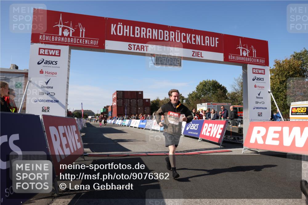 03.10.2025 - Köhlbrandbrückenlauf Lena Gebhardt http://msf.ph/oto/9076362 03.10.2025 13:40:43 Ziel 5558, 6134, 6135 meine-sportfotos.de