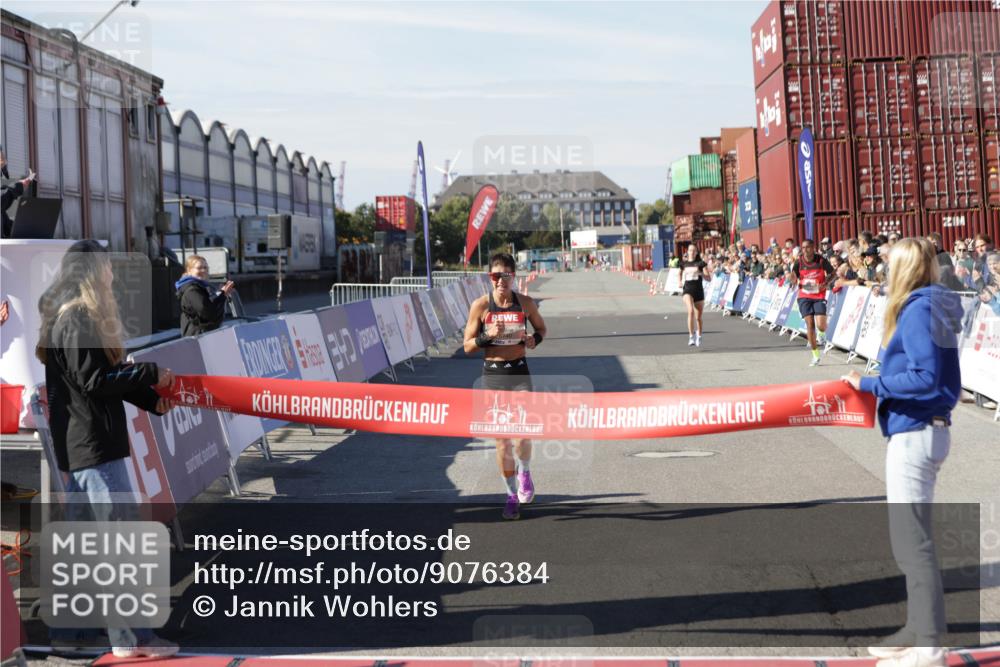 03.10.2025 - Köhlbrandbrückenlauf Jannik Wohlers http://msf.ph/oto/9076384 03.10.2025 12:46:49 Ziel 4027, 6483, 6516, 6740 meine-sportfotos.de
