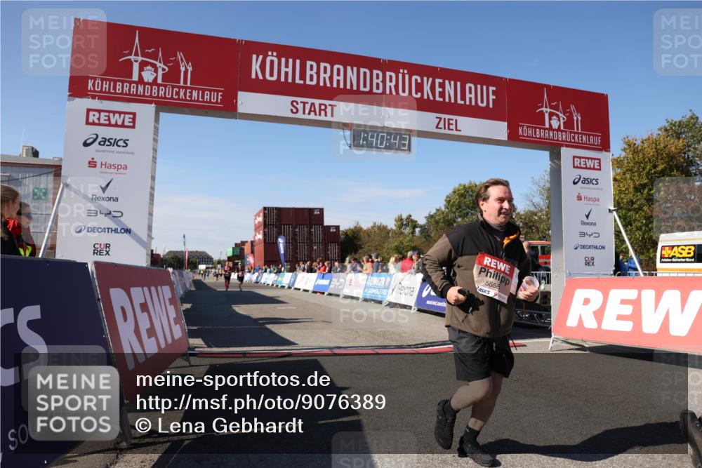03.10.2025 - Köhlbrandbrückenlauf Lena Gebhardt http://msf.ph/oto/9076389 03.10.2025 13:40:43 Ziel 5558, 6134, 6135 meine-sportfotos.de