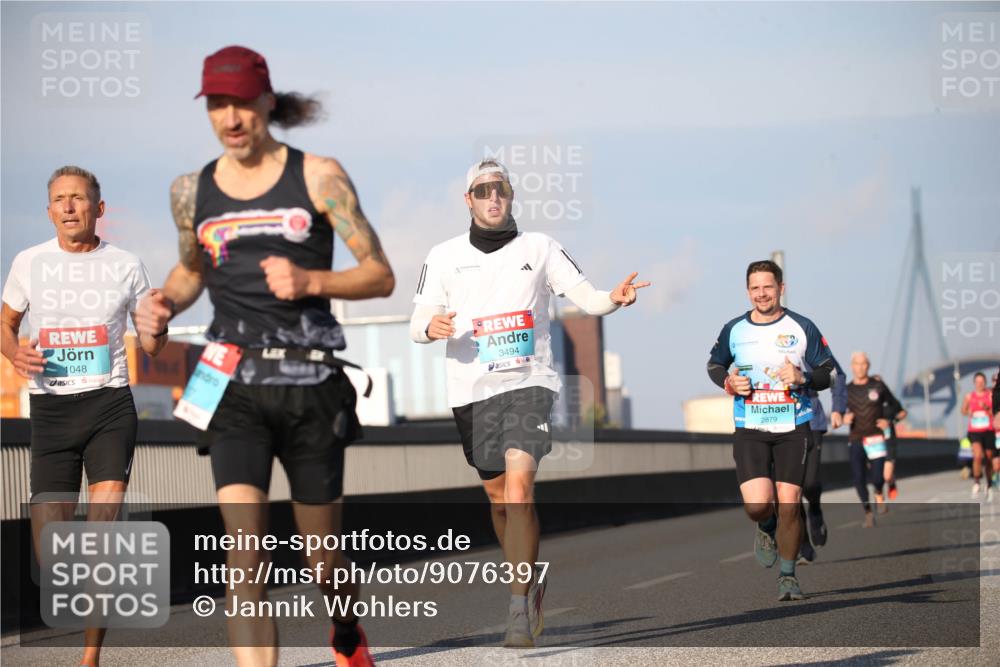 03.10.2025 - Köhlbrandbrückenlauf Jannik Wohlers http://msf.ph/oto/9076397 03.10.2025 09:42:57 Position 3 1048, 3494, 2879 meine-sportfotos.de