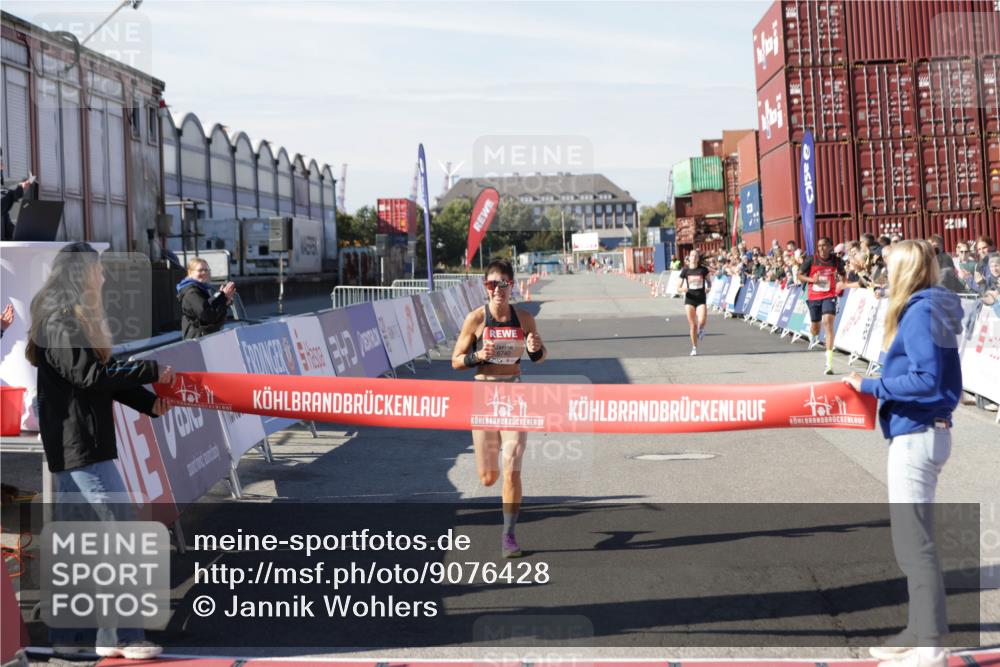 03.10.2025 - Köhlbrandbrückenlauf Jannik Wohlers http://msf.ph/oto/9076428 03.10.2025 12:46:49 Ziel 4027, 6483, 6516, 6740 meine-sportfotos.de