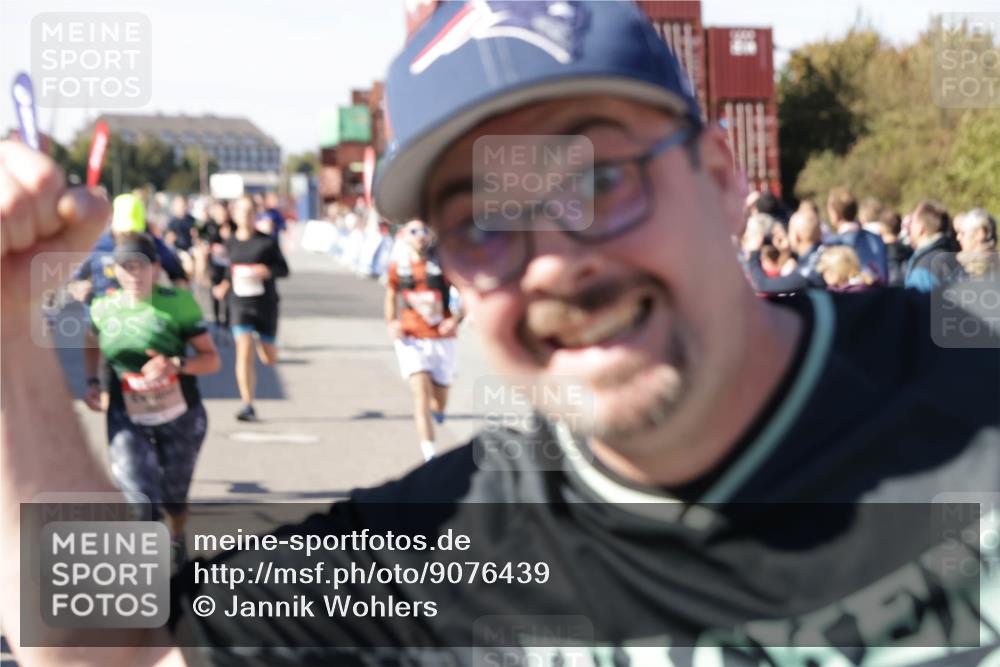 03.10.2025 - Köhlbrandbrückenlauf Jannik Wohlers http://msf.ph/oto/9076439 03.10.2025 13:17:01 Ziel 4168, 4242, 4331, 4359, 4361, 4605, 4861, 4978, 4982, 5033, 5053, 5073, 5087, 5090, 5100, 5166, 5302, 5385, 5386, 5453, 5467, 5479, 5840, 6286, 6474, 6623, 6626, 6658 meine-sportfotos.de