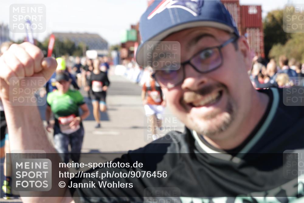 03.10.2025 - Köhlbrandbrückenlauf Jannik Wohlers http://msf.ph/oto/9076456 03.10.2025 13:17:01 Ziel 4168, 4242, 4331, 4359, 4361, 4605, 4861, 4978, 4982, 5033, 5053, 5073, 5087, 5090, 5100, 5166, 5302, 5385, 5386, 5453, 5467, 5479, 5840, 6286, 6474, 6623, 6626, 6658 meine-sportfotos.de