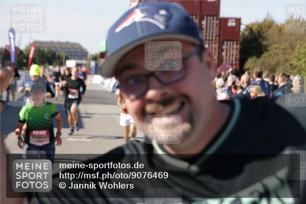 03.10.2025 - Köhlbrandbrückenlauf Jannik Wohlers http://msf.ph/oto/9076469 03.10.2025 13:17:01 Ziel 4168, 4242, 4331, 4359, 4361, 4605, 4861, 4978, 4982, 5033, 5053, 5073, 5087, 5090, 5100, 5166, 5302, 5385, 5386, 5453, 5467, 5479, 5840, 6286, 6474, 6623, 6626, 6658 meine-sportfotos.de