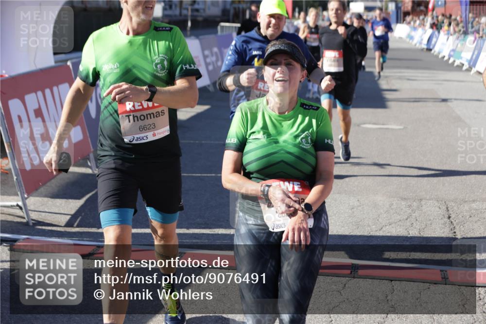 03.10.2025 - Köhlbrandbrückenlauf Jannik Wohlers http://msf.ph/oto/9076491 03.10.2025 13:17:02 Ziel 4168, 4242, 4331, 4359, 4361, 4605, 4861, 4978, 4982, 5033, 5073, 5087, 5090, 5100, 5302, 5385, 5386, 5453, 5467, 5479, 5840, 6474, 6623, 6626, 6658 meine-sportfotos.de