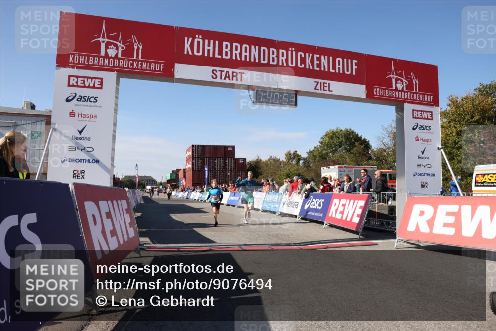 03.10.2025 - Köhlbrandbrückenlauf Lena Gebhardt http://msf.ph/oto/9076494 03.10.2025 13:40:53 Ziel 5495, 5496, 6134, 6135 meine-sportfotos.de