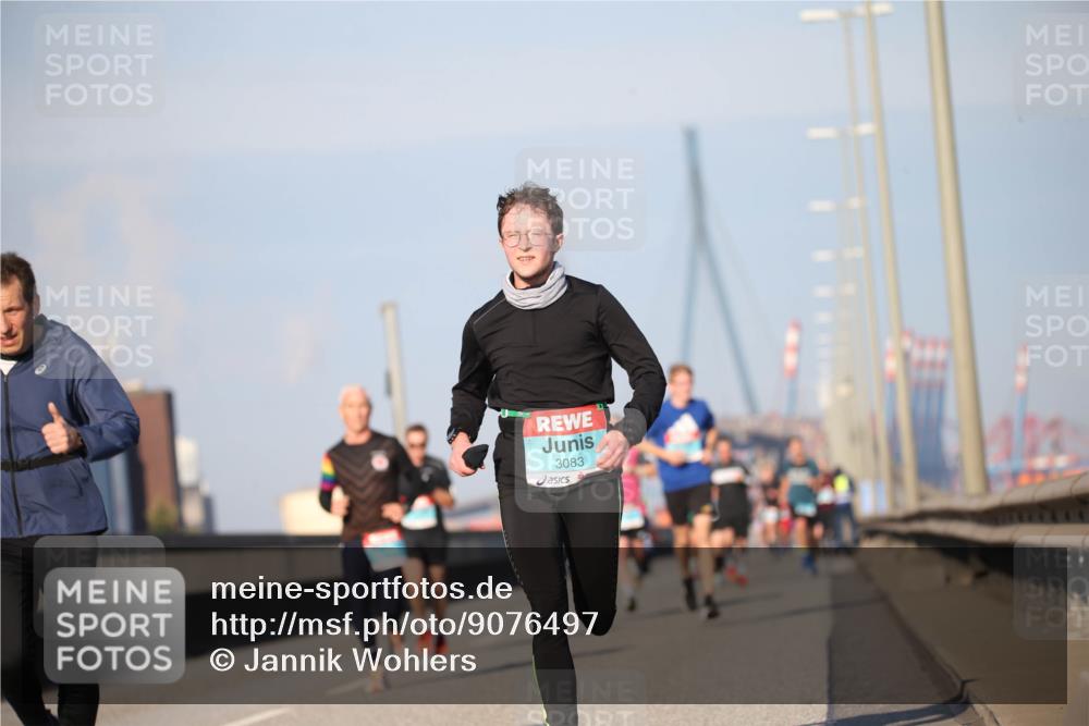 03.10.2025 - Köhlbrandbrückenlauf Jannik Wohlers http://msf.ph/oto/9076497 03.10.2025 09:43:00 Position 3 3083, 102 meine-sportfotos.de