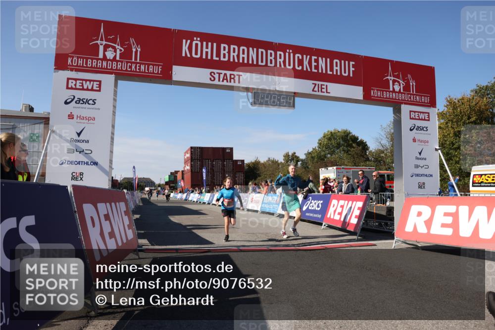 03.10.2025 - Köhlbrandbrückenlauf Lena Gebhardt http://msf.ph/oto/9076532 03.10.2025 13:40:54 Ziel 5495, 5496, 6134, 6135 meine-sportfotos.de